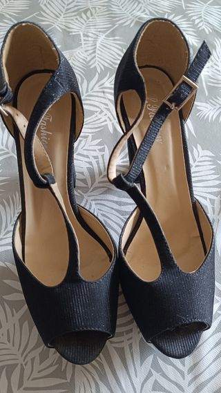 Tacones talla 39 fiesta de color negro