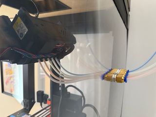 Impresora 3D Prusa MK4S y MMU3 con mueble