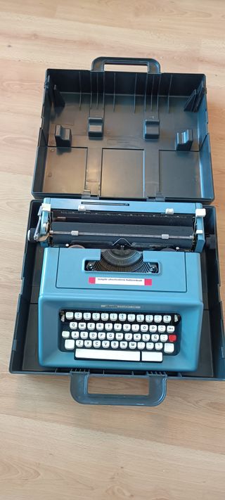 Máquina de escribir Olivetti Studio 46