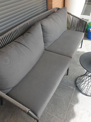 SOFA JARDIN CON MESA.