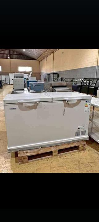 Arcón congelador de 1450mm.