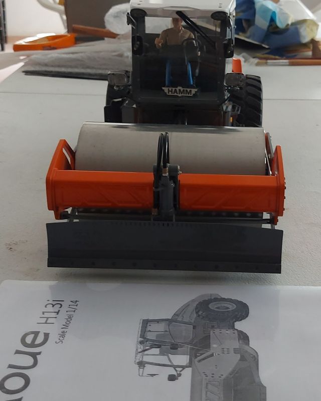 Apisonadora de LESU escala 1.14 NUEVA