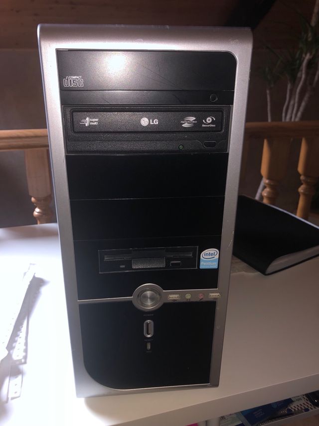 Pc ordenador de torre LG