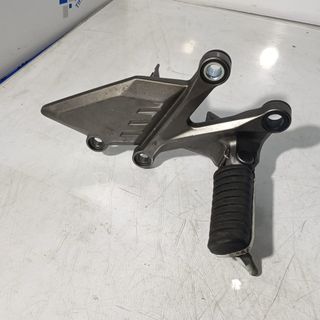 Estribera derecha Kawasaki Ninja 125 2021