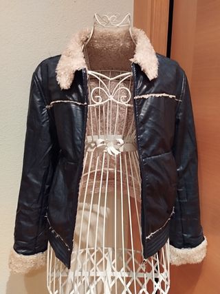 Cazadora efecto piel y borreguito