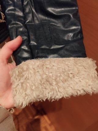 Cazadora efecto piel y borreguito