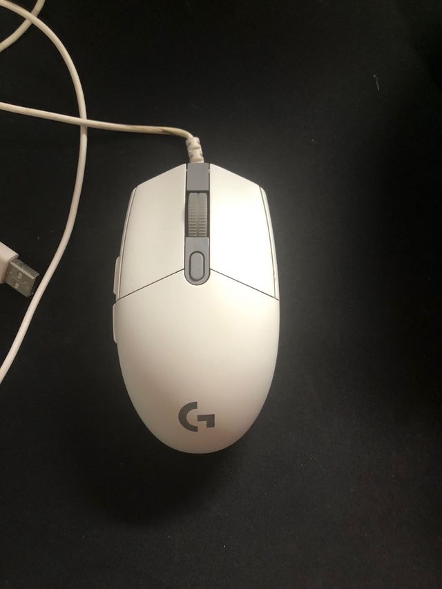 Raton Logitech G203