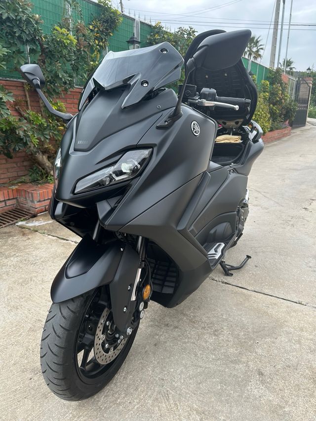 YAMAHA TMAX 560 2024