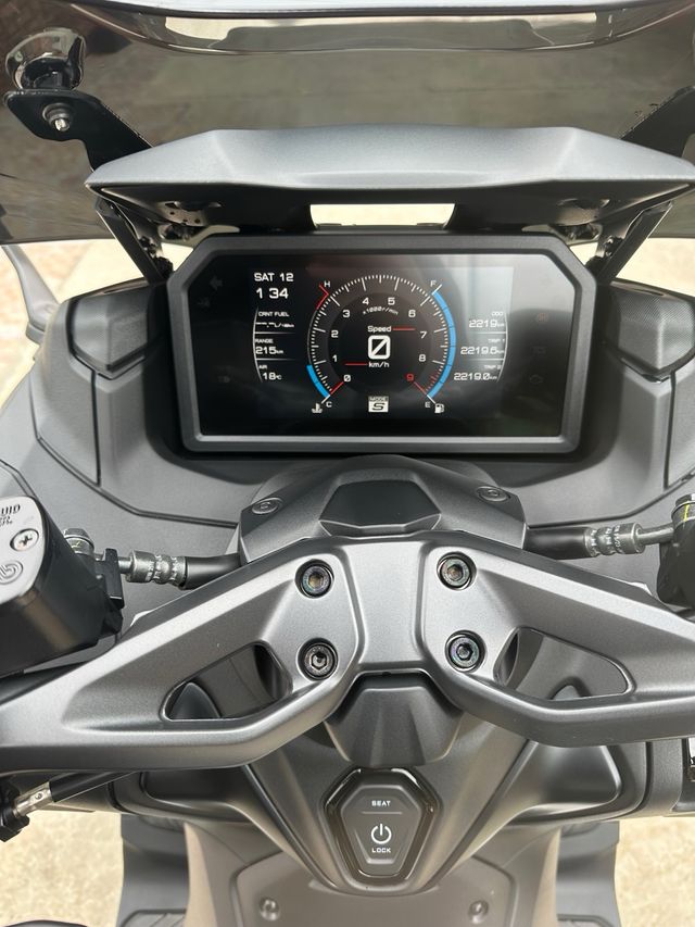 YAMAHA TMAX 560 2024