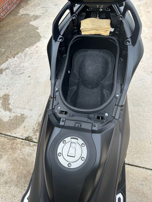 YAMAHA TMAX 560 2024