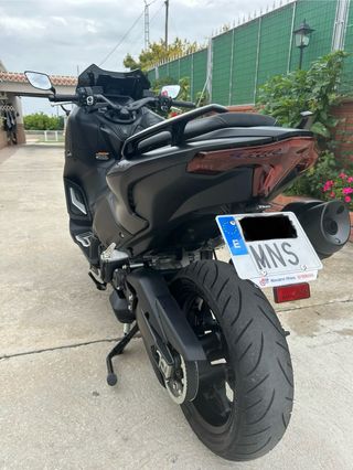 YAMAHA TMAX 560 2024
