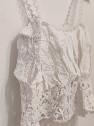 Top blanco de encaje de Zara