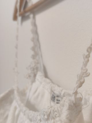 Top blanco de encaje de Zara
