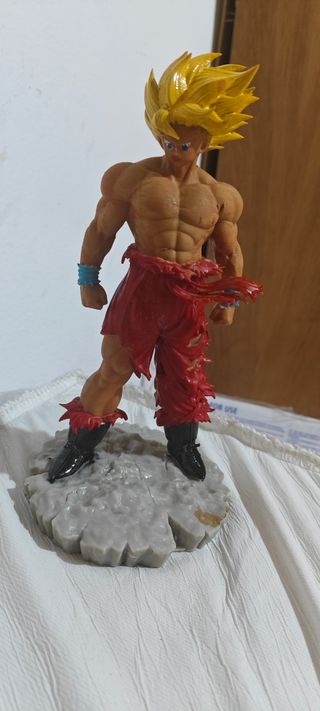 Figura dragón ball