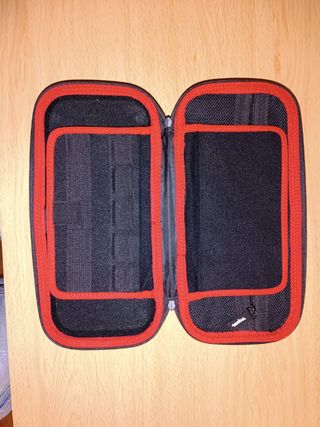 Nintendo Switch - Completa y funda