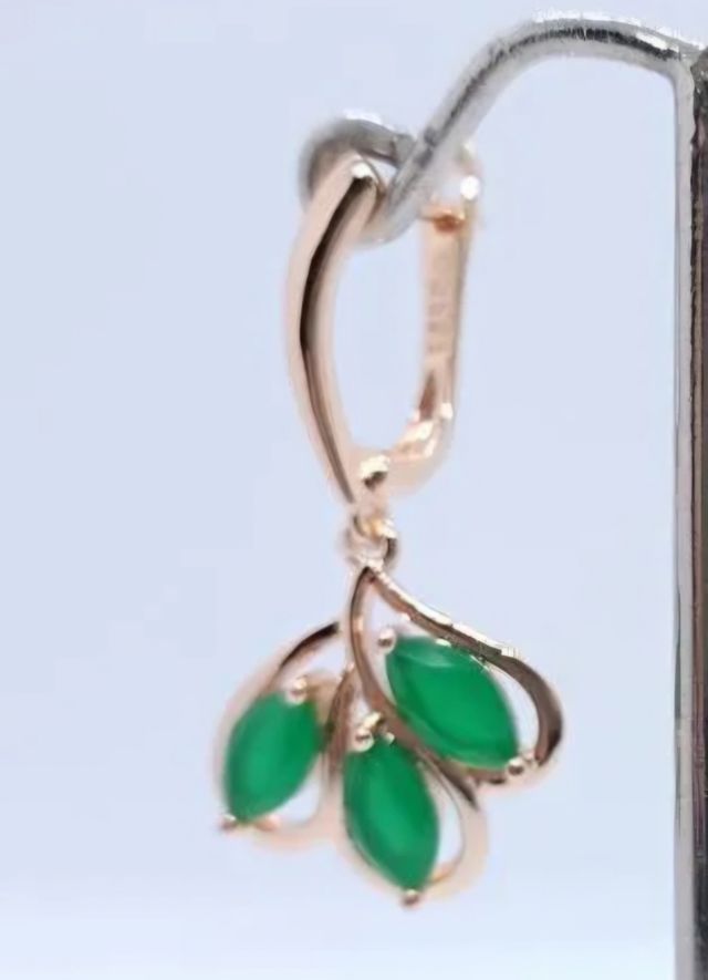 Preciosos pendientes en oro lleno de 14k