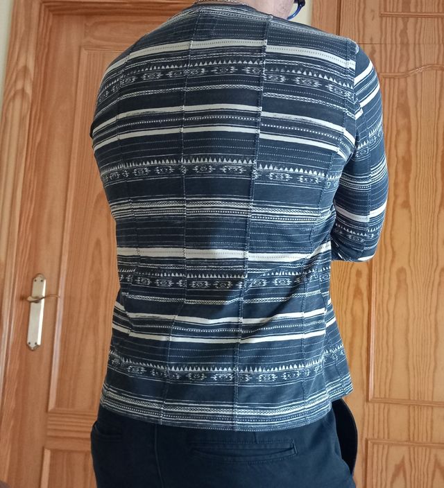 Camiseta Cuello Mao de Mango