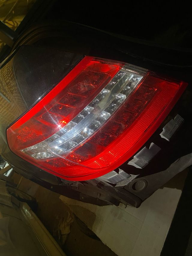 Faro trasero izquierdo mercedes clase e220 2012