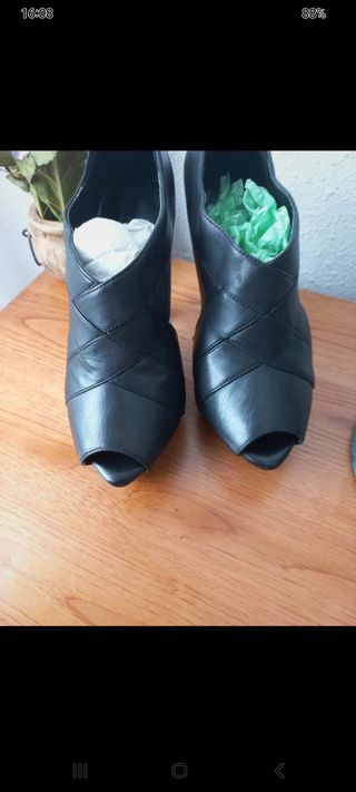 Sandalias abotinadas