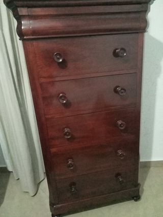 Cómoda ,de Caoba 