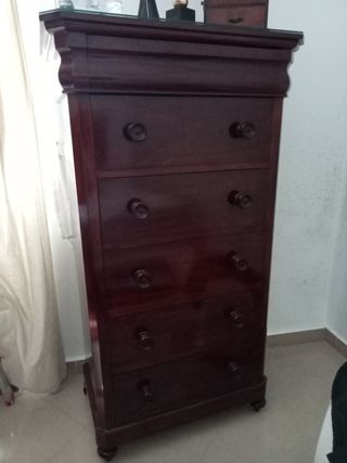 Cómoda ,de Caoba 