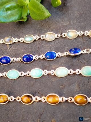 Pulsera plata y minerales. Precio x unid