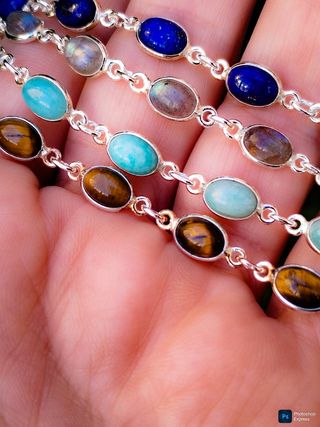 Pulsera plata y minerales. Precio x unid
