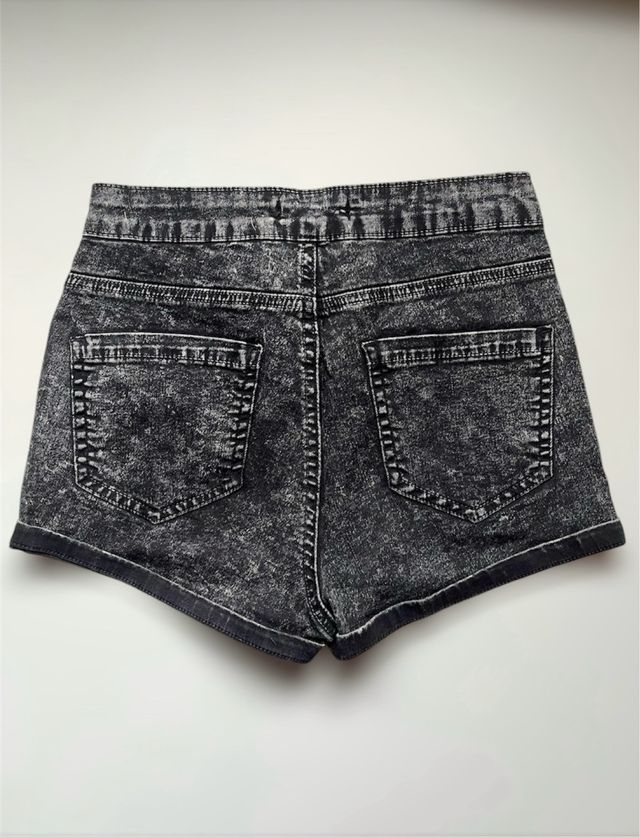 short pantalón corto Bershka high waist