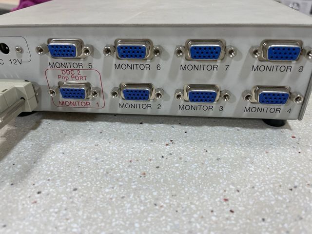 Splitter VGA per 8 monitor