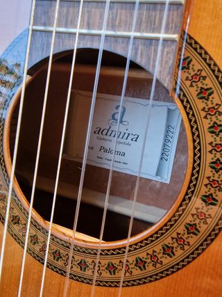 Guitarra Admira Paloma más funda