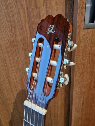Guitarra Admira Paloma más funda