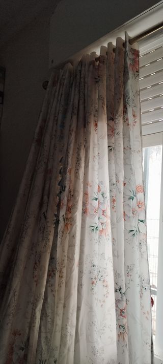 Cortinas  estampadas, dos hojas.