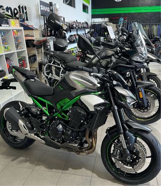 KAWASAKI Z900 Modelo 2025