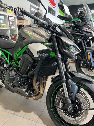 KAWASAKI Z900 Modelo 2025