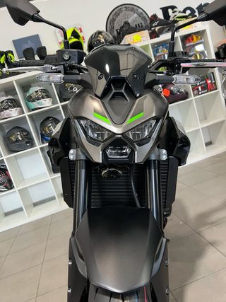 KAWASAKI Z900 Modelo 2025