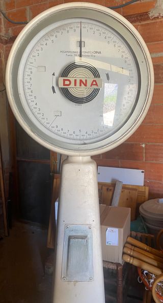 Bascula grande de farmacia antigua