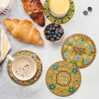 Posavasos de material natural decorados