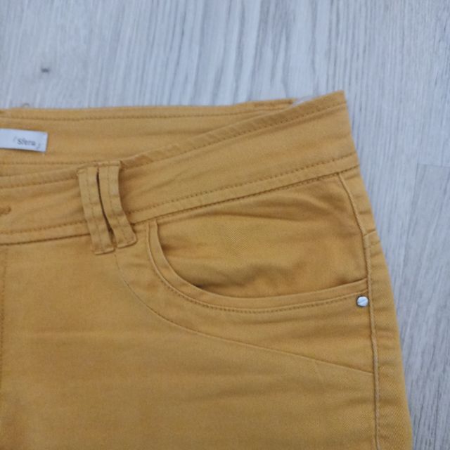 Pantalón amarillo mujer