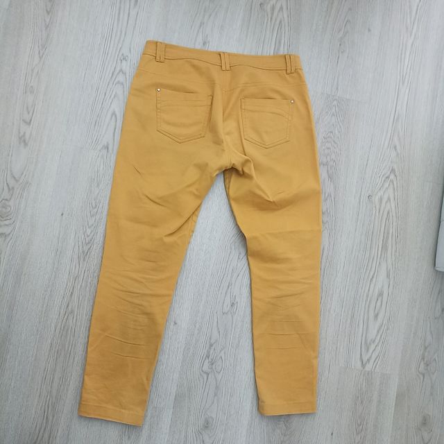 Pantalón amarillo mujer