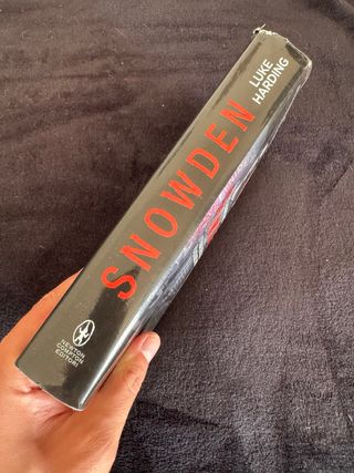 Libro Snowden. La vera storia dell'uomo
