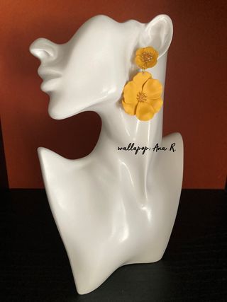 Pendientes y flor flamenca amarillo melocoton