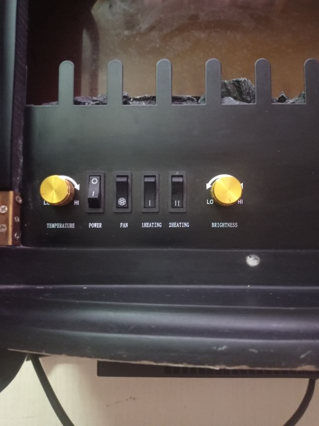 Estufa eléctrica calefatable estilo chimenea