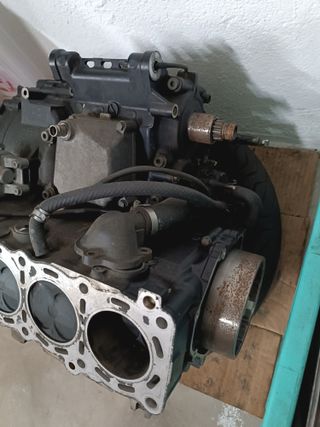 Suzuki GSR 600 peças motor