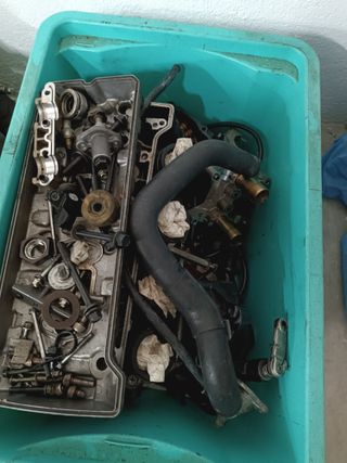 Suzuki GSR 600 peças motor