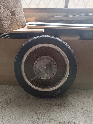 Llanta trasera basculante y caballete Sanglas 400