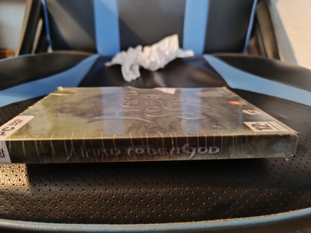 HARD TO BE A GOD Caja Metalica PC Nuevo