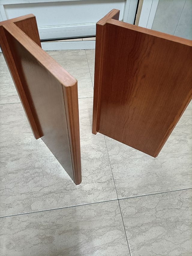 2 Estanterías de madera