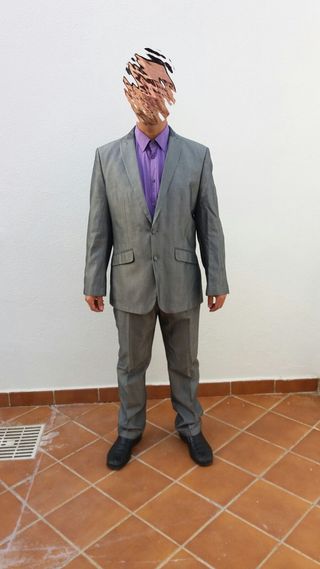 Traje de caballero gris de Zara 46/54