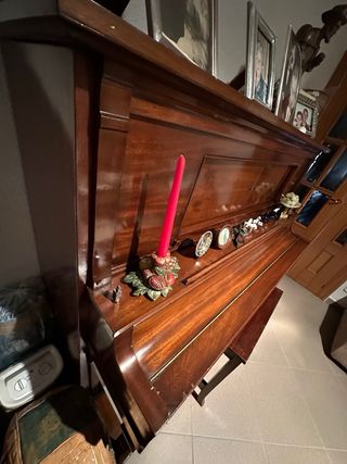 Piano pianola antiguo  ( precio negociable)