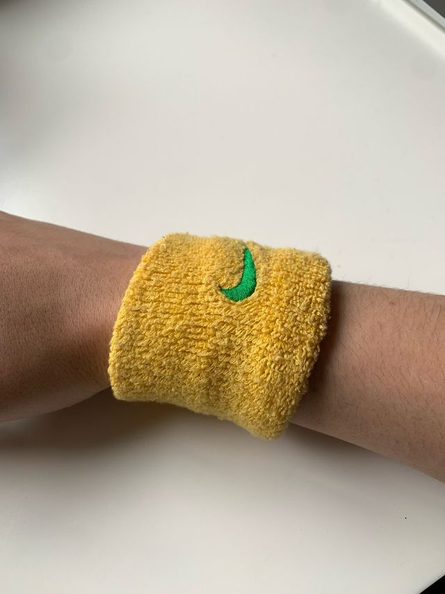 Muñequera nike